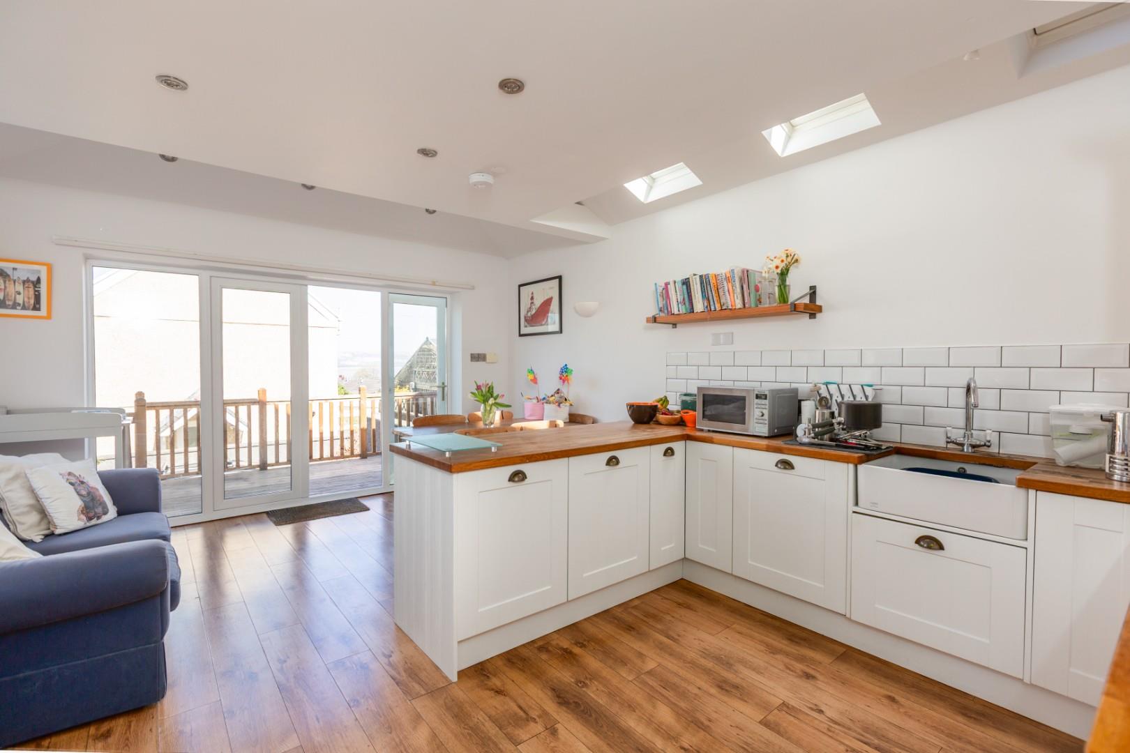 John Street, Mumbles, Swansea, SA3 4LH